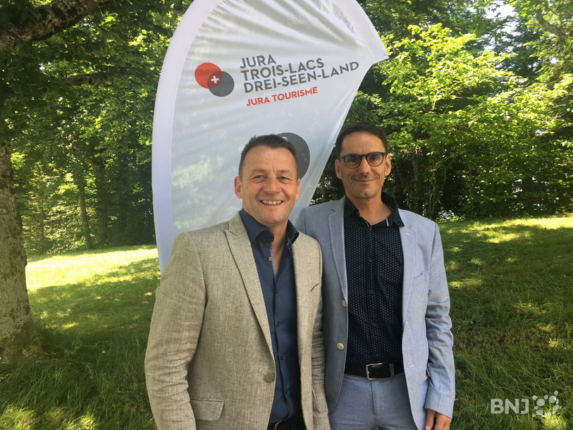 De gauche à droite : Frédéric Lovis (président de Jura Tourisme) et Guillaume Lachat (directeur de Jura Tourisme) sont revenus sur l'exercice 2024 de l'institution.