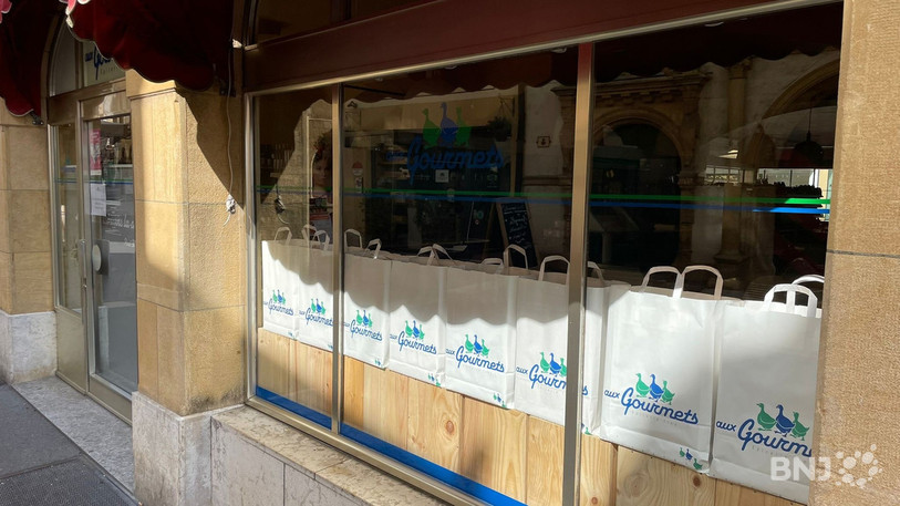 L'entrée des Halles, aux Gourmets, une institution qui fermera prochainement. 
