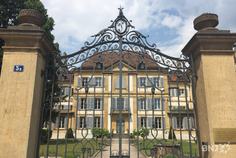 L'Université de Neuchâtel a trouvé un locataire pour occuper le prestigieux hôtel particulier. La demeure laissée vacante depuis le déménagement du rectorat accueillera un établissement bancaire.