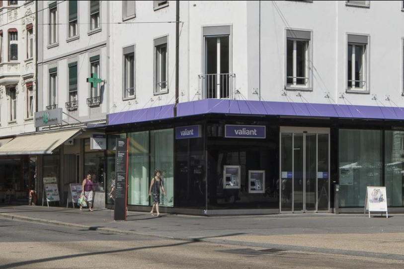 Valiant possède déjà une succursale à Bienne, à la place Centrale. (Image: Valiant)