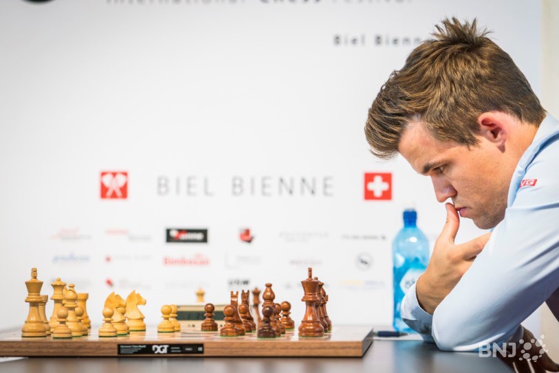 Magnus Carlsen n'a rien pu faire face à la brillante performance de Shakhryiar Mamedyarov (photo : Festival international d'échecs de Bienne)