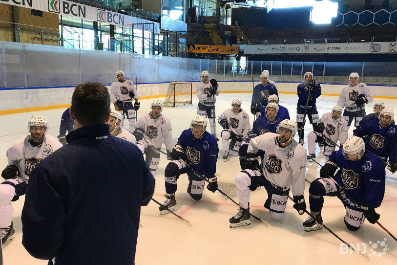 Premiers contacts avec la glace pour le HC La Chaux-de-Fonds.
