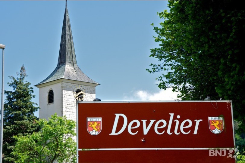 Un nouveau quartier va accueillir des logements et d'autres services à Develier dès l'été 2023 (photo : archives).