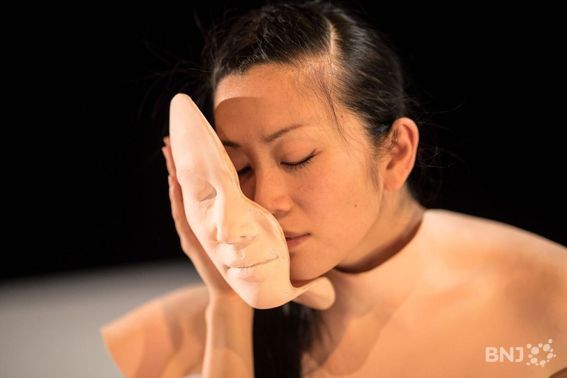 Kaori Ito émet une critique de la vie qu'elle menait dans Robot, l'amour éternel. Photo: Gregory Batardon