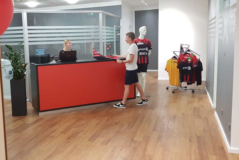 La nouvelle boutique de Neuchâtel Xamax FCS située au centre commercial de La Maladière. (photo : xamax.ch)