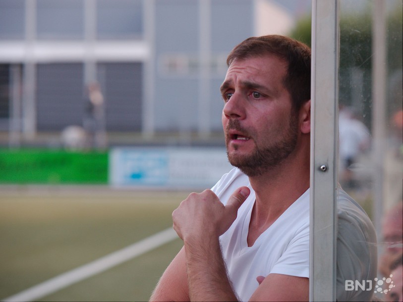 Christophe Caschili et le FC Colombier sont toujours invaincus après cinq matches en 2e Ligue interrégionale de football. ( Photo : archives)
