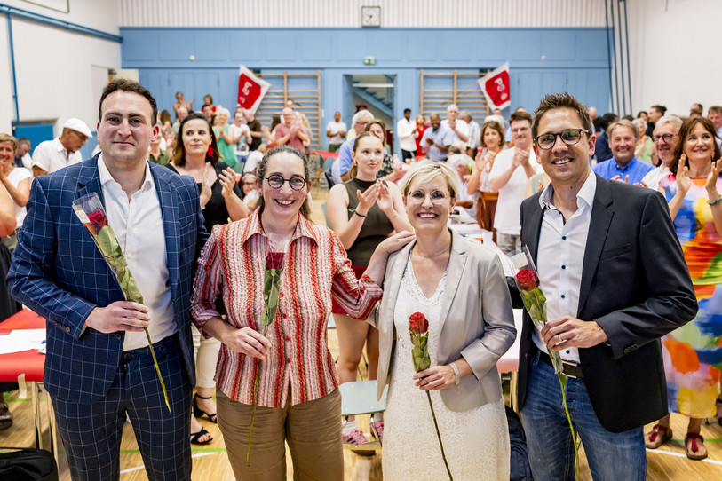 Valentin Zuber, Sarah Gerster, Rosalie Beuret Siess et Raphaël Ciocchi figureront sur la liste du Parti socialiste jurassien. (Photo : KEYSTONE/Jean-Christophe Bott).