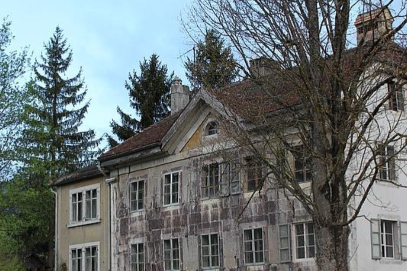 La façade de la maison de Sonvilier (photo de René Koelliker)