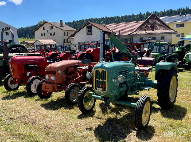 Près de 450 tracteurs sont exposés à La Brévine jusqu'à dimanche.
