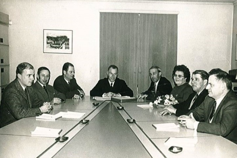 Renée Tanner (à droite sur la photo) a été la première femme à accéder au Conseil municipal de St-Imier lors des élections de 1970, alors que les femmes avaient pour la première fois le droit de vote et d'éligibilité au niveau communal (photo : DIJU).