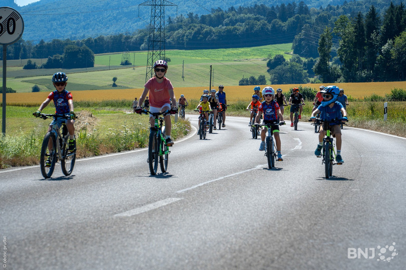 Petits et grands ont profité du slowUp Jura. (photo: Cédric Prudat)