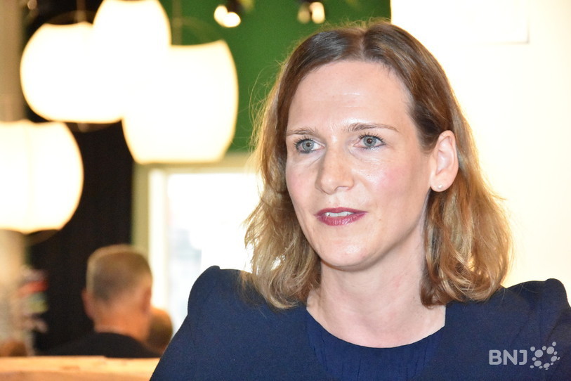 La conseillère d'Etat socialiste Evi Allemann a tiré le bilan à mi-mandat. (Photo: archives) 