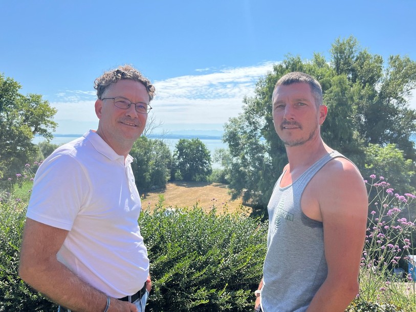 Pierre Faivre et Patrick Pellaton devant l'écrin d'origine du BeRock. 