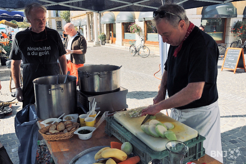 Le coup d’envoi non-officiel a été lancé mardi matin devant une soupe de légumes au marché à Neuchâtel.