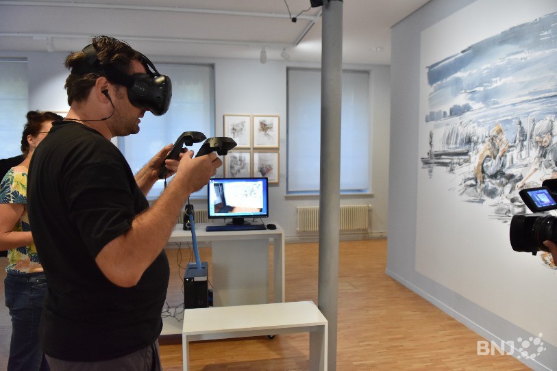 A l'aide d'un casque et de manettes, les visiteurs pourront visiter une version numérique du musée.