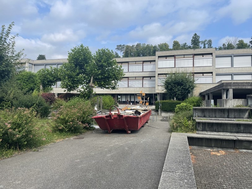 Le collège Stockmar à Porrentruy a passé la semaine a déménage en vue des travaux. qui devraient débuter en août.