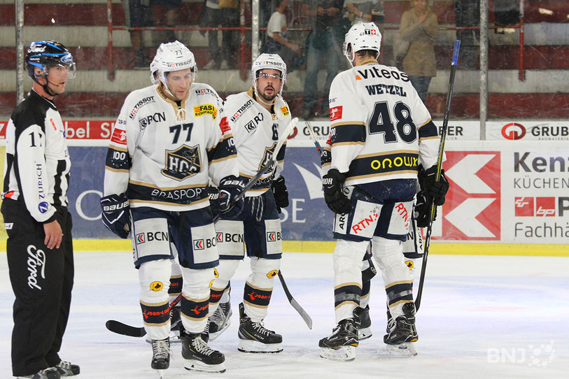 Une victoire sans appel contre Zoug Academy 6-2, avec en prime la tête du classement de Swiss League. La soirée de mardi a été faste pour le HCC. 