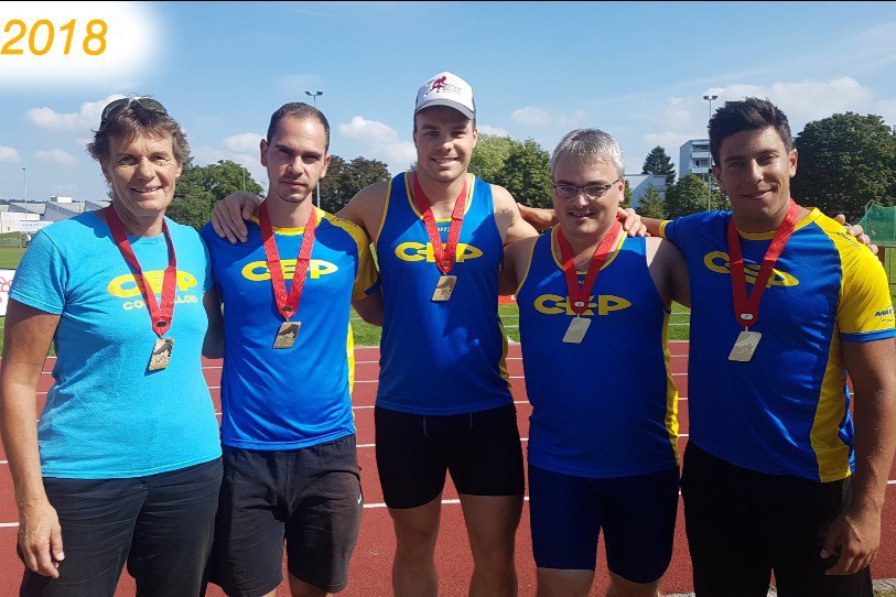 L'équipe du lancer du marteau du CEP Cortaillod avec leur coach du jour, Silvie Moulinier.