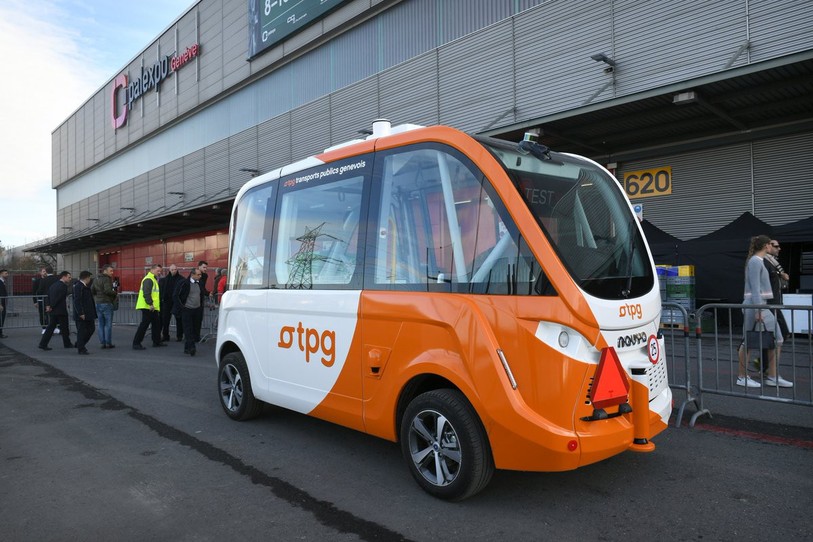 A Meyrin, les TPG testent un minibus autonome. Vous prendriez un bus sans chauffeur? RFJ votre