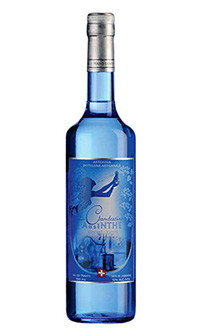 La Clandestine 53%vol alc. est la première absinthe élaborée par Artemisia puis mise sur le marché, une fois la légalisation entrée en vigueur.