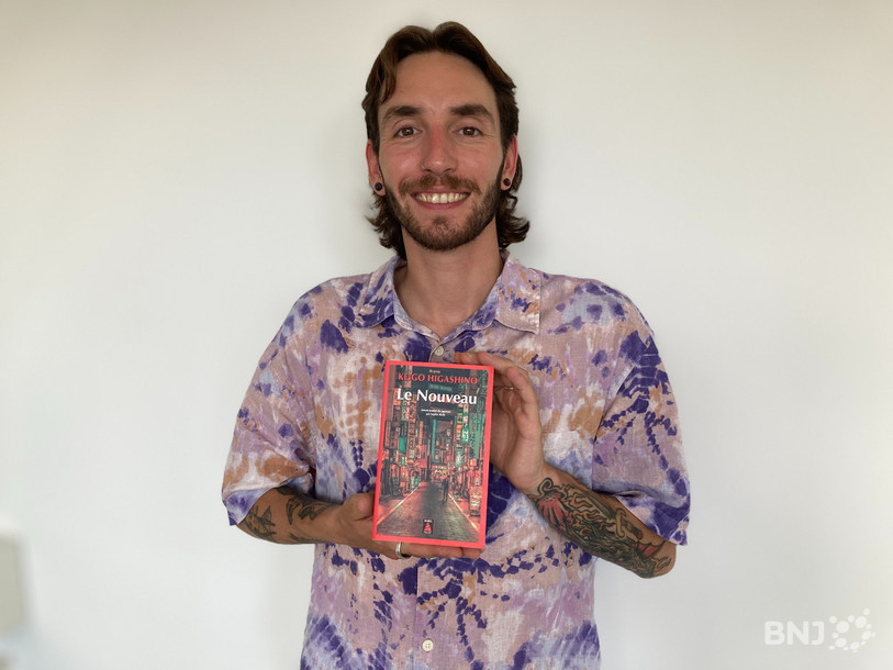 Le libraire Mathias Jaquenod propose comme lecture d'été le roman policier de Keigo Higashino, intitulé « Le Nouveau ».