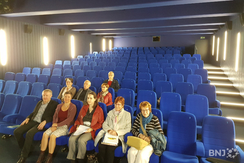 CinémAjoie est porté par les membres de l'Association des Amis du Cinéma d'Ajoie en collaboration avec le collège Saint-Charles.