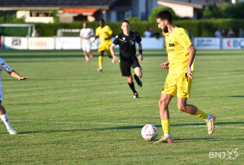 David Neto Dias et le FC Bassecourt n'ont pas réussi à gagner leur dernier match de championnat à domicile avant la trêve. (Photo archives: Georges Henz)
