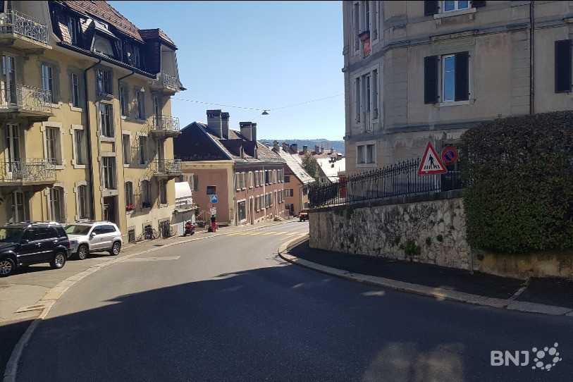 Ce passage pour piétons de la rue de Bel-Air est un des lieux urgents à traiter selon le Conseil communal. La zone devrait être adaptée dans les prochains mois.