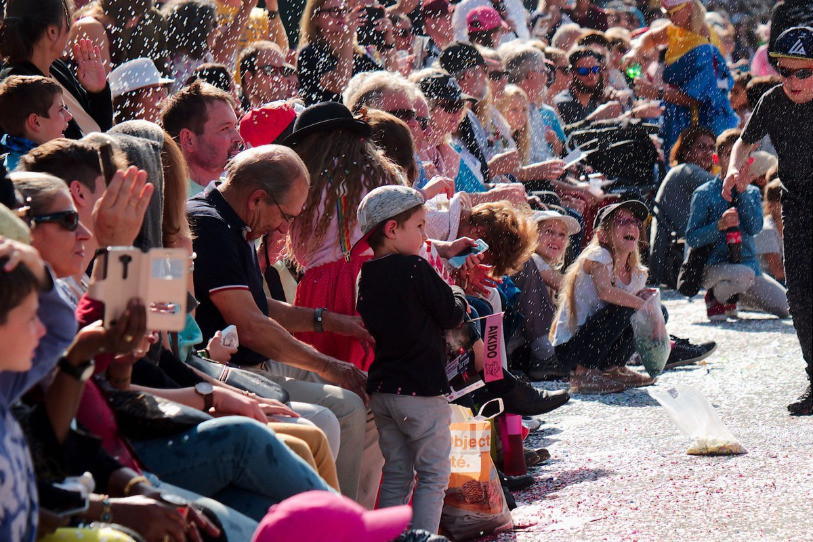 Les confettis restent et resteront un incontournable de la Fête des Vendanges ! (Image: Archives)