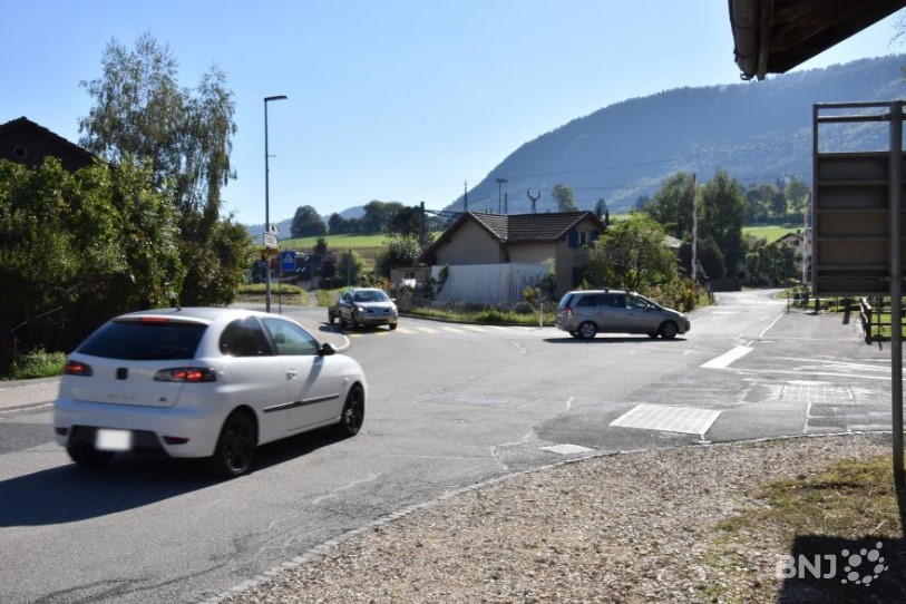 Le carrefour à l'ouest de la gare sera aménagé afin de réduire la vitesse des automobilistes aux abords de cette intersection 