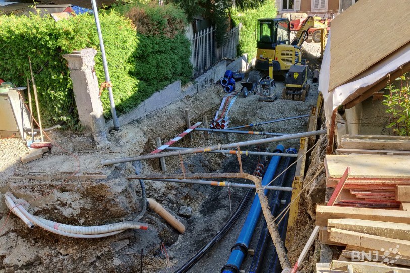 Les creusages sont à présent terminés dans la Rue Agassiz (photo: municipalité St-Imier) 