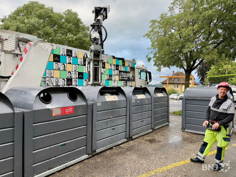 Olivier Auret a vidé de nombreux containers de papier et de carton avec son camion. 