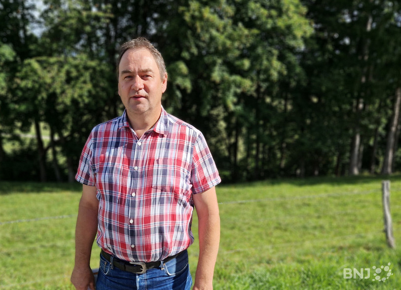 Mathias Gerber, président de Vache mère Suisse, possède sa propre exploitation à Mont-Tramelan, forte d’une vingtaine de bêtes.