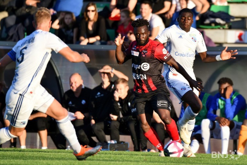 Hamed Koné, très remuant vendredi soir, a perturbé plusieurs fois la défense alsacienne. (Photo : Georges Henz)