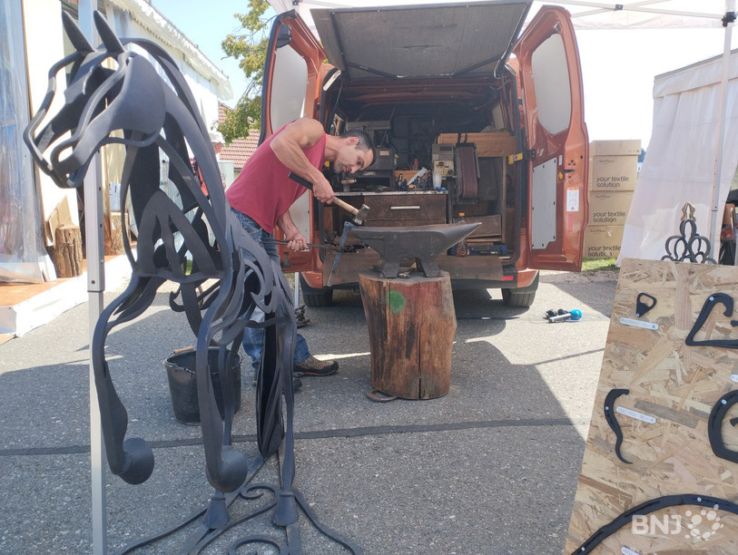 L'artisan a notamment créé un cheval de métal pour le Concours hippique international de Genève.