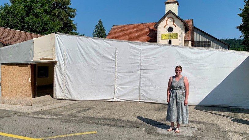 Dès vendredi soir, Tania Vaudan, présidente de
l’Association de la Mi-été des Bayards, espère voir se remplir la tente de
l’événement, située devant l’ancienne chapelle, au centre du village.