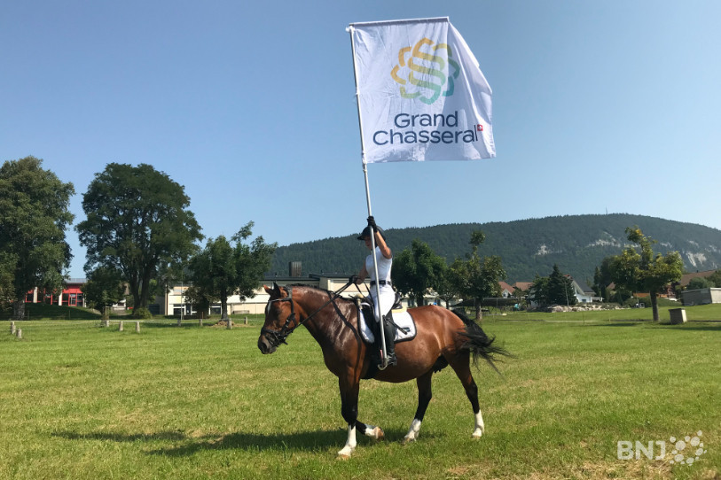 Le drapeau Grand Chasseral défilera lors du traditionnel cortège de la Foire de Chaindon.