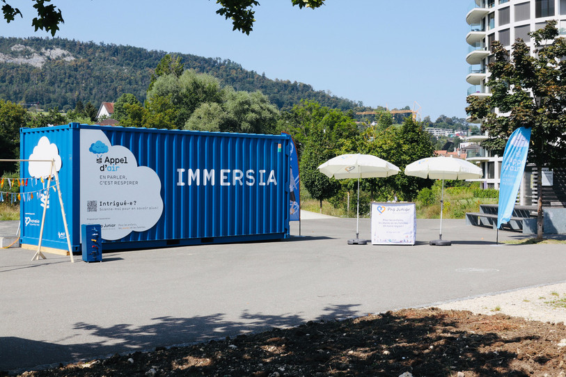 L’expérience sensorielle « Immersia » sera présente jusqu’à dimanche au Parc urbain de Delémont puis à la place des Bennelats à Porrentruy. (Photo : Pro Junior Arc jurassien, Noah Piller.)
