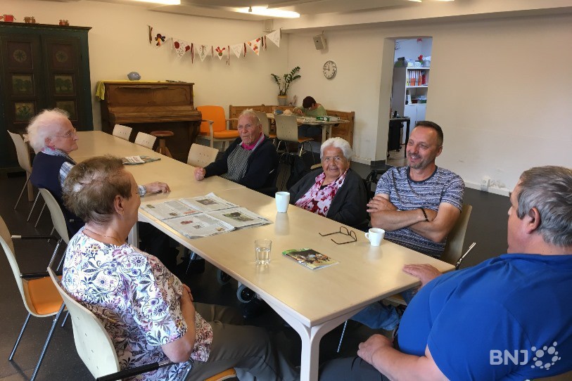 Aux Marguerites, le centre de jour de Saignelégier, on se rencontre notamment pour discuter autour d'un café.