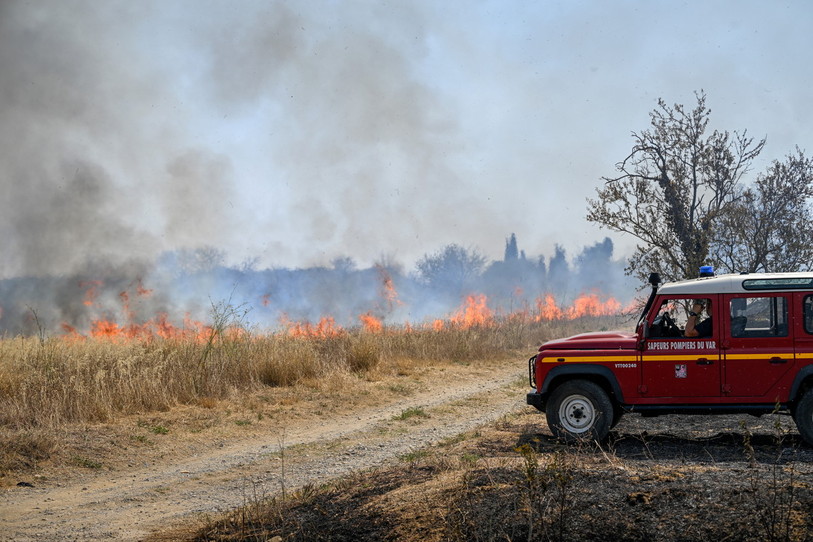 L'incendie dans l'Aude, désormais maîtrisé, a ravagé des milliers d'hectares. (Photo : EPA/PHILIPPE MAGONI.)