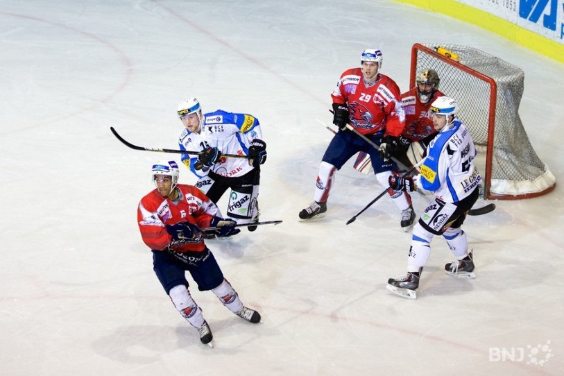 Le HC Uni Neuchâtel a raté l'occasion de devancer son adversaire au classement.