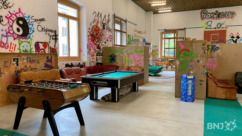 Les nouveaux animateurs ont procédé à des nettoyages ainsi qu’à quelques réaménagements des espaces, mais sans trop toucher à l’état des lieux auquel leurs usagers étaient habitués.
