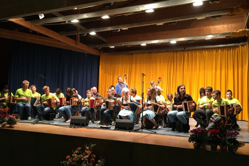 L'Ecole de Schwyzoise de Reconvilier présentera une quinzaine de morceaux au public le 3 novembre. (Photo: Ecole de Schwyzoise)