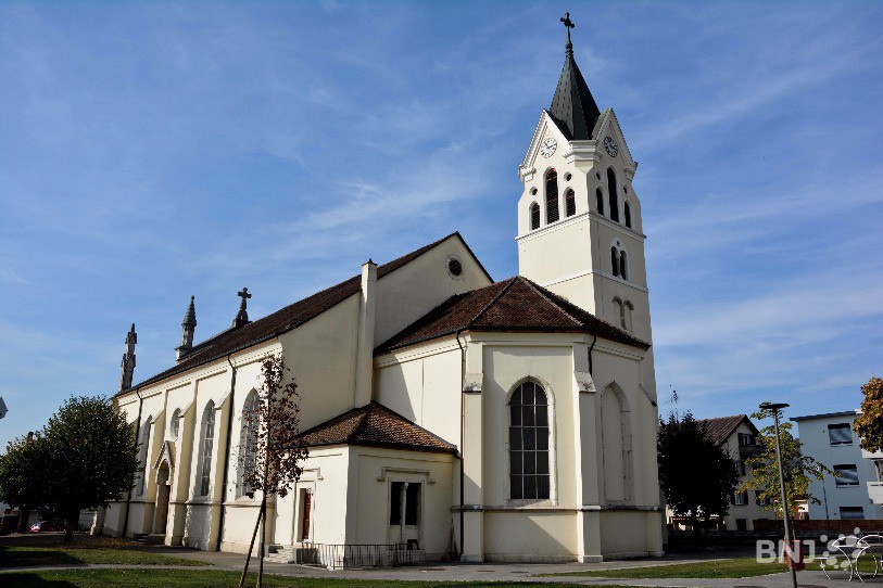Les églises, comme ici celle de Courroux, n'acceuilleront les fidèles qu'en semaine. (Photo : archives)