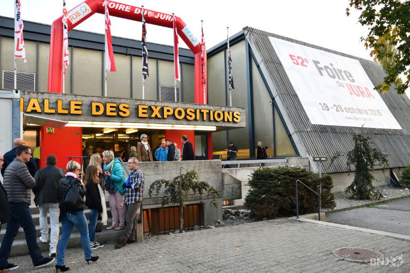 La Foire du Jura continue d'attirer des curieux. (Photo: Georges Henz)