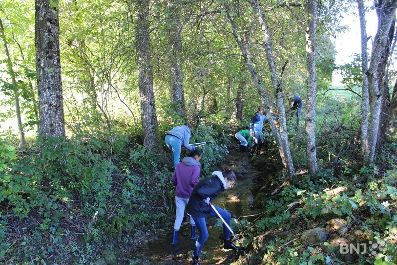 Les volontaires n'ont pas rechigné à mettre la main la pâte en 2018 pour des actions en faveur de l'environnement (photo: Parc Chasseral)