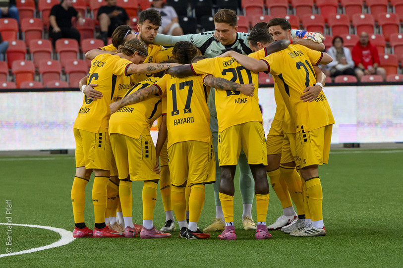 Les joueurs de Xamax vont dispute en peu de temps deux derbies du lac. (photo : Bertrand Pfaff)
