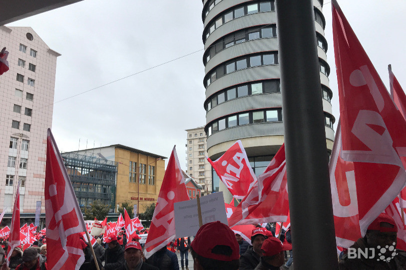 Le cortège a parcouru le Pod à La Chaux-de-Fonds, de la gare à la place Espacité.