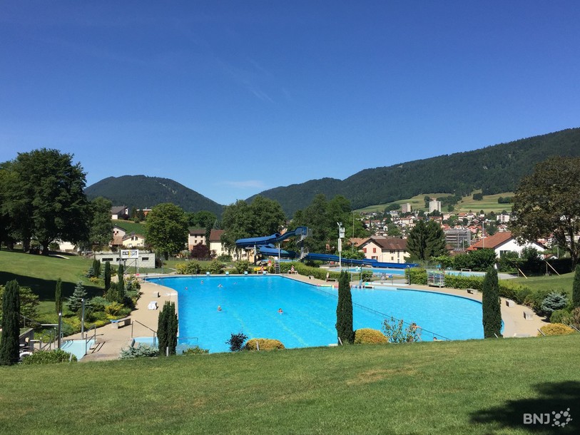 La piscine de Moutier a été le théâtre d'un drame lundi matin (photo : archives)