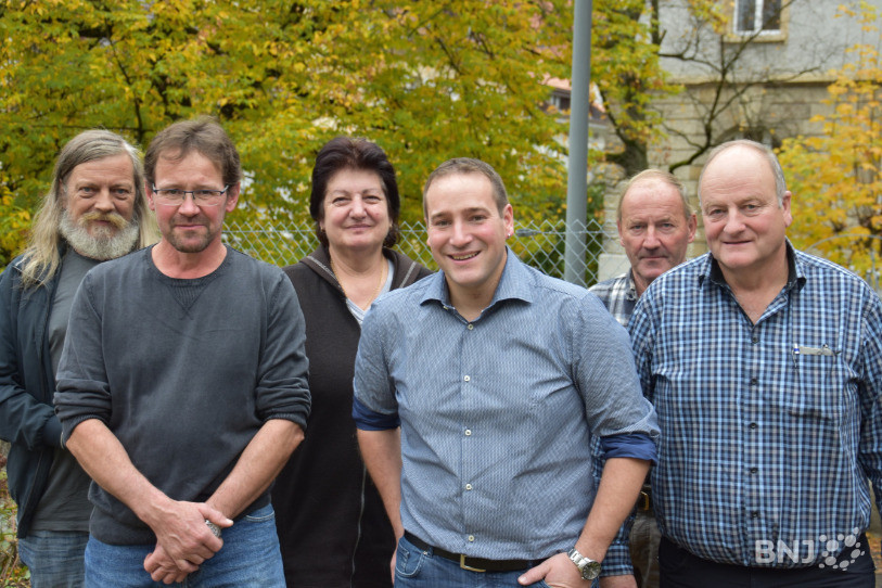 L'UDC a convoqué la presse vendredi matin à Moutier. De g. à droite: Georges Egger, Francis Carnal, Suzanne Kohler, Patrick Tobler, Jean-Bernard Blaser, Marc Tobler.